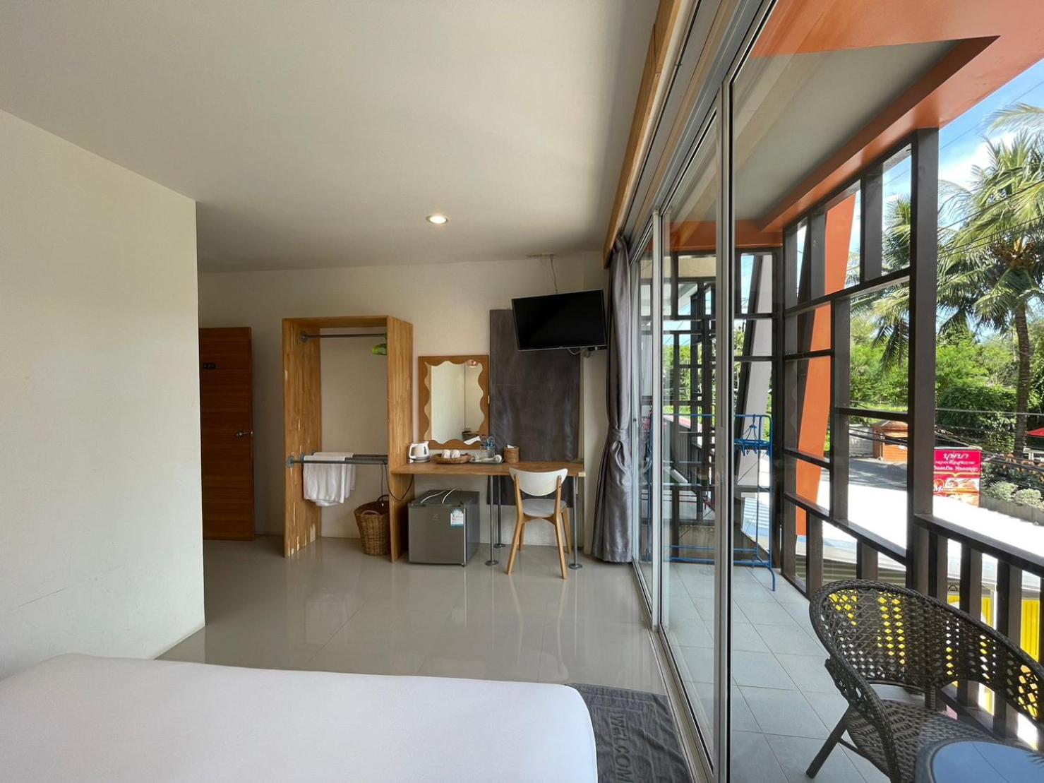 Dwell Phuket Airport Hotel At Naiyang Nai Yang Beach 외부 사진