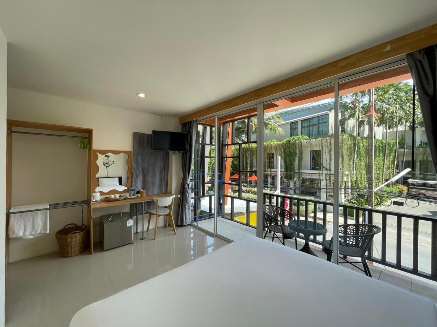 Dwell Phuket Airport Hotel At Naiyang Nai Yang Beach 외부 사진