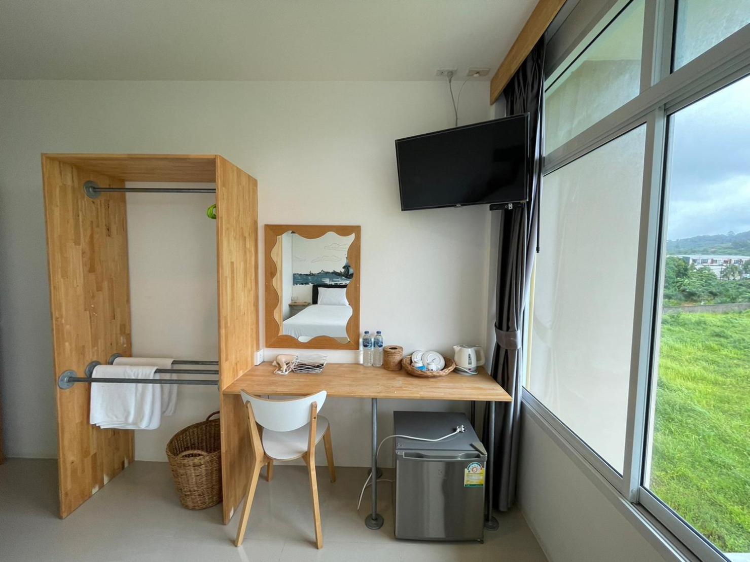 Dwell Phuket Airport Hotel At Naiyang Nai Yang Beach 외부 사진
