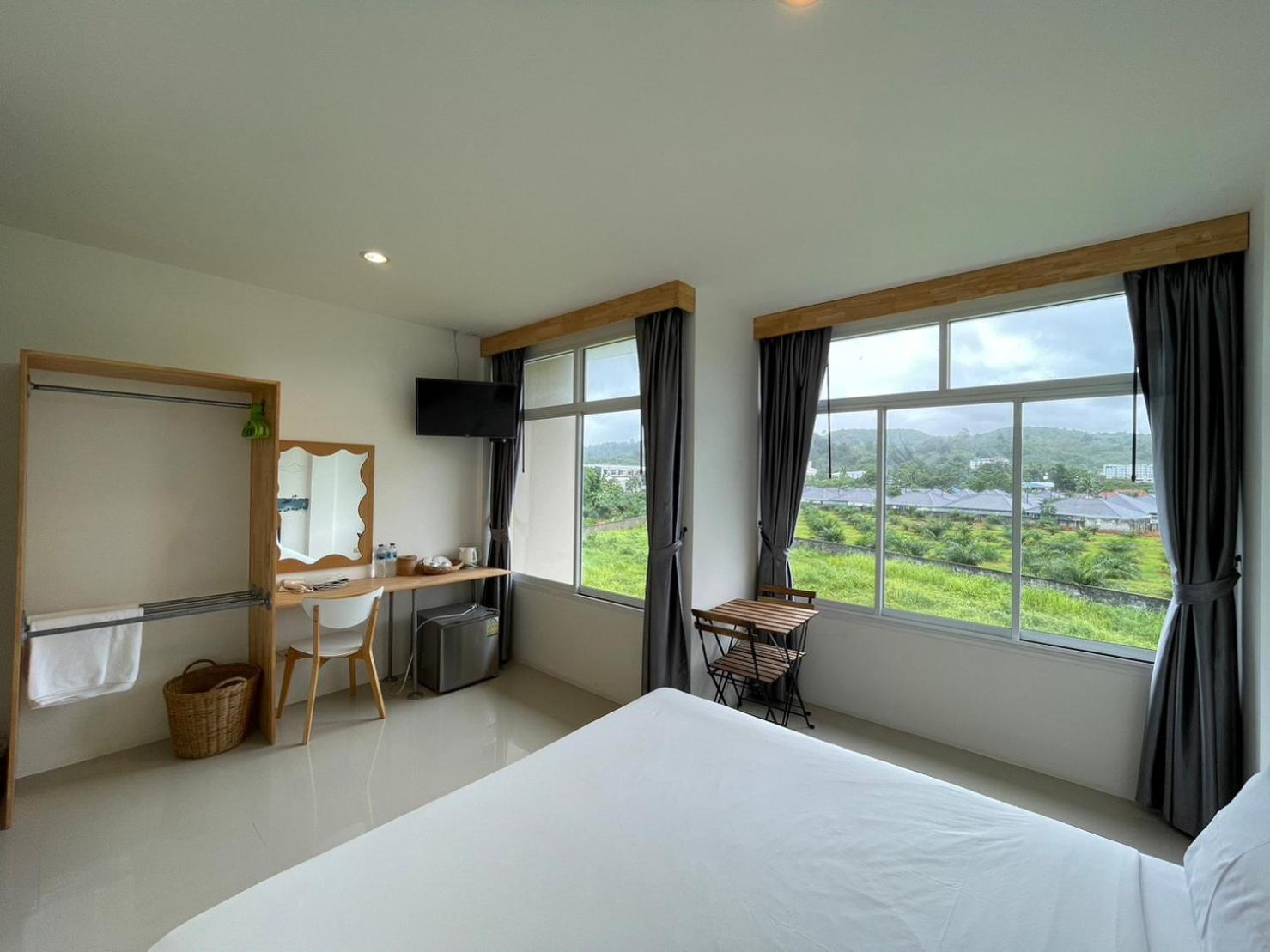 Dwell Phuket Airport Hotel At Naiyang Nai Yang Beach 외부 사진