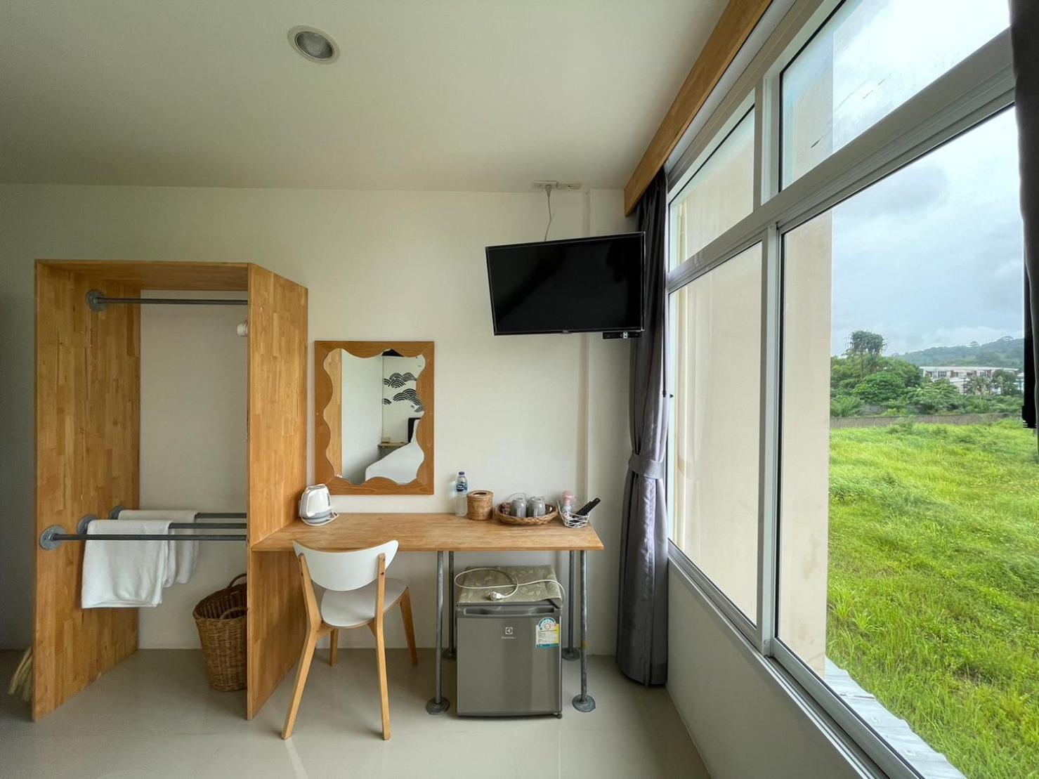 Dwell Phuket Airport Hotel At Naiyang Nai Yang Beach 외부 사진