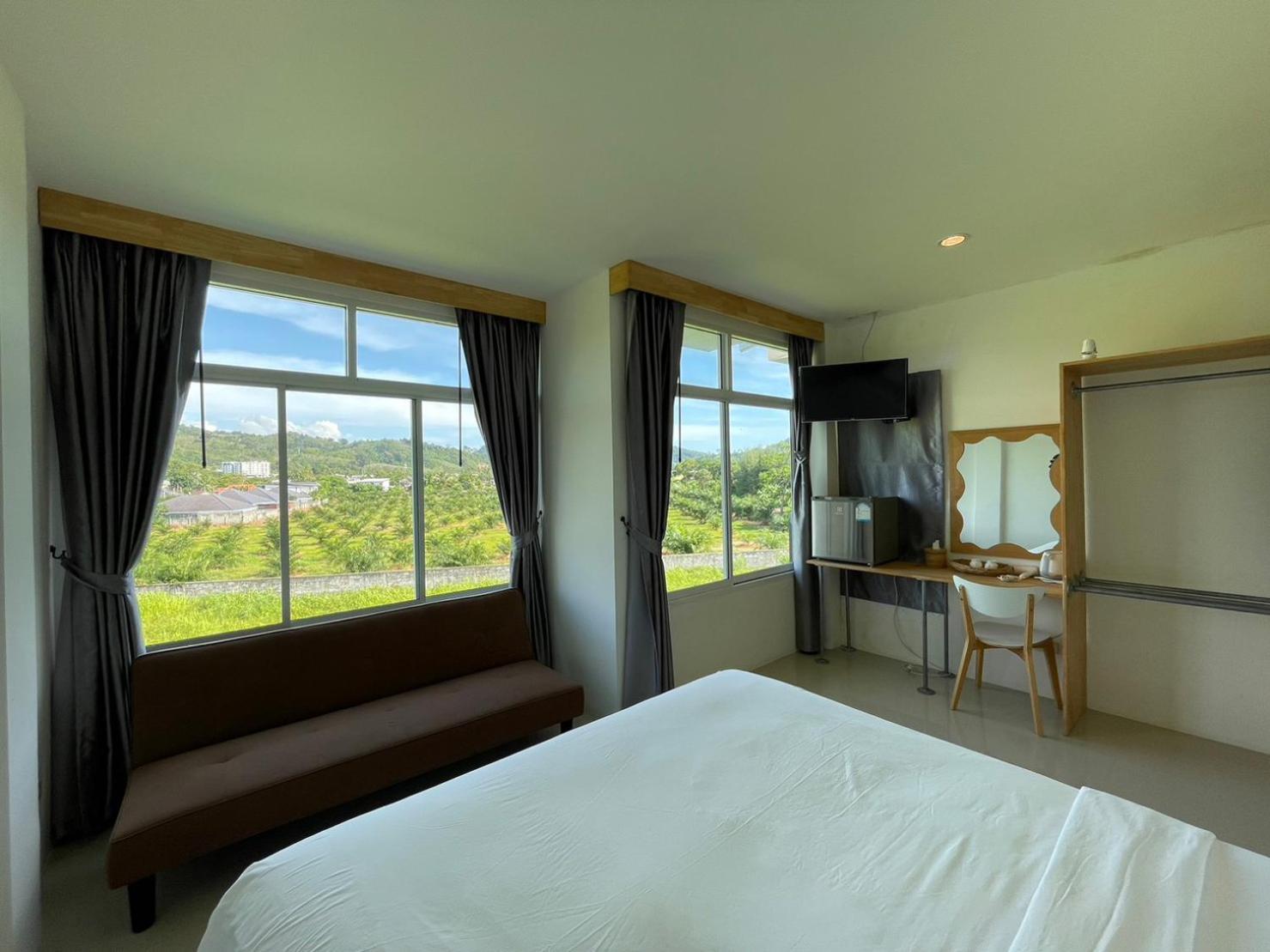 Dwell Phuket Airport Hotel At Naiyang Nai Yang Beach 외부 사진