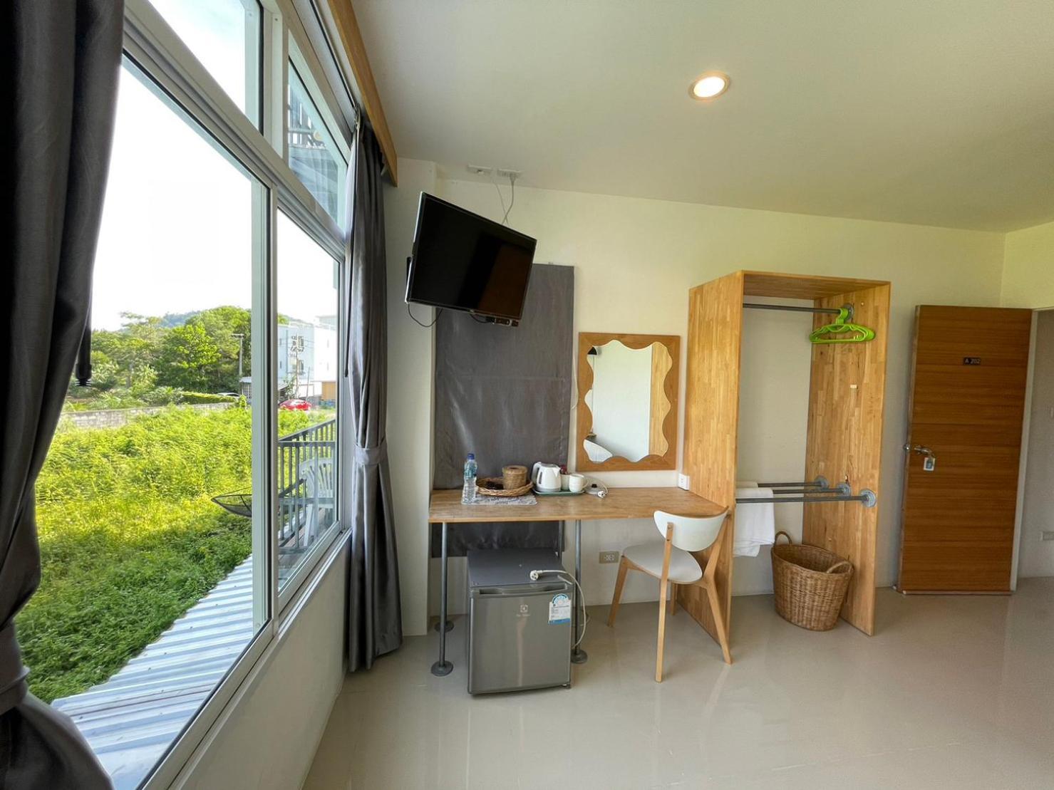 Dwell Phuket Airport Hotel At Naiyang Nai Yang Beach 외부 사진