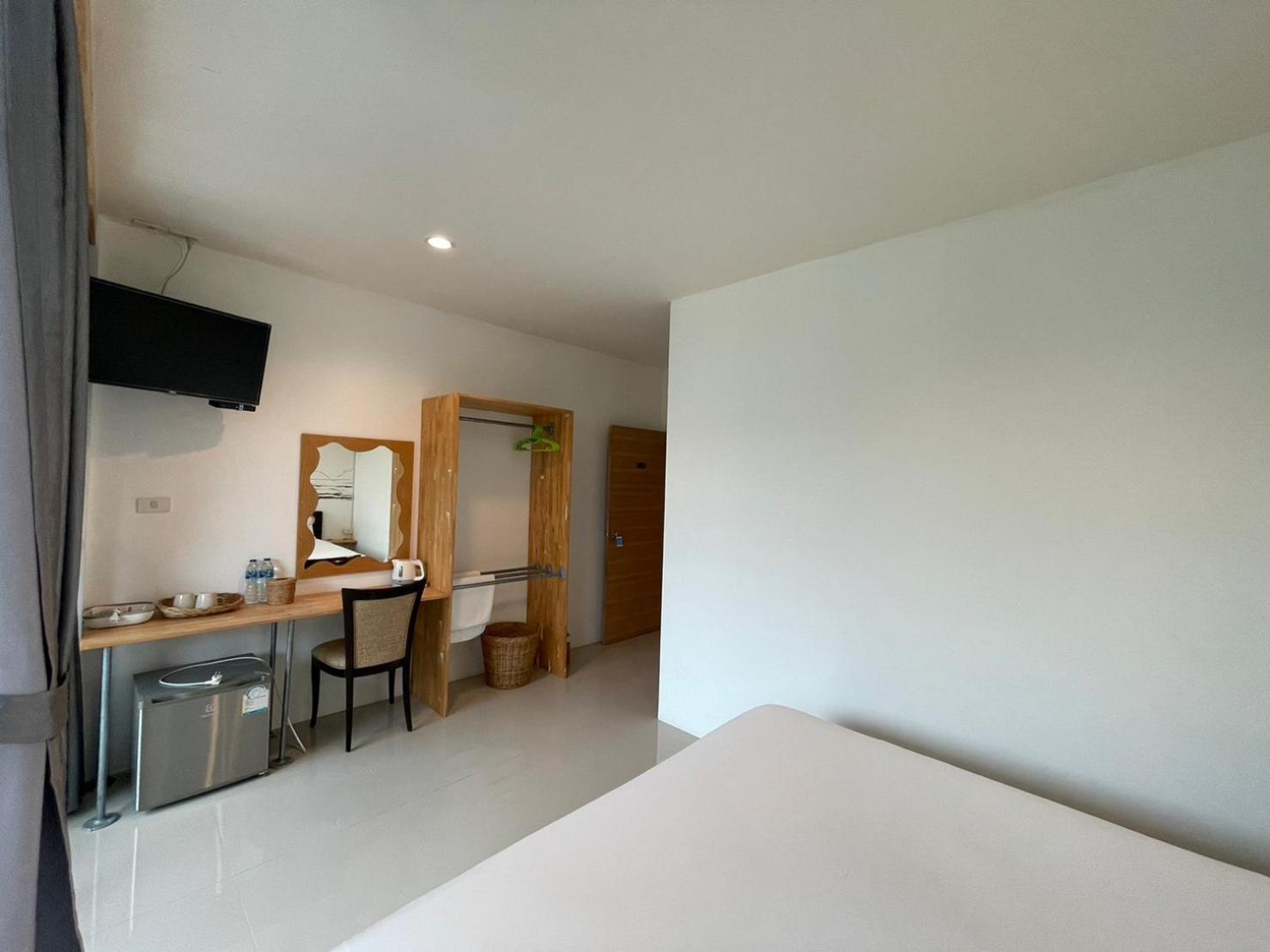 Dwell Phuket Airport Hotel At Naiyang Nai Yang Beach 외부 사진