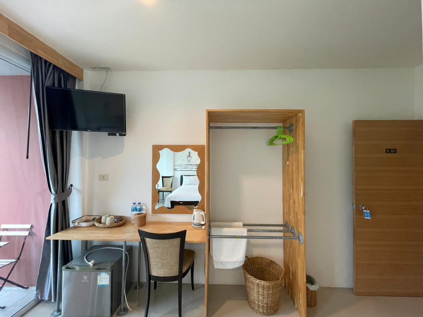Dwell Phuket Airport Hotel At Naiyang Nai Yang Beach 외부 사진